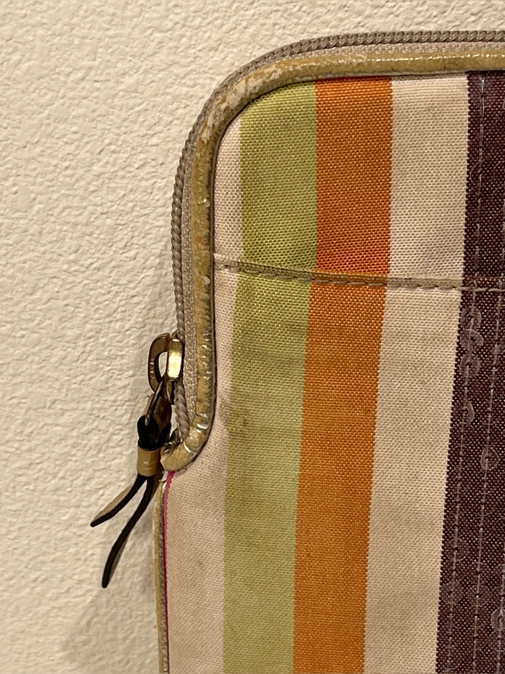 Coach Poppy Sequin Legacy Stripe Ipad Tablet Case REHAB - Picture 9 of 14